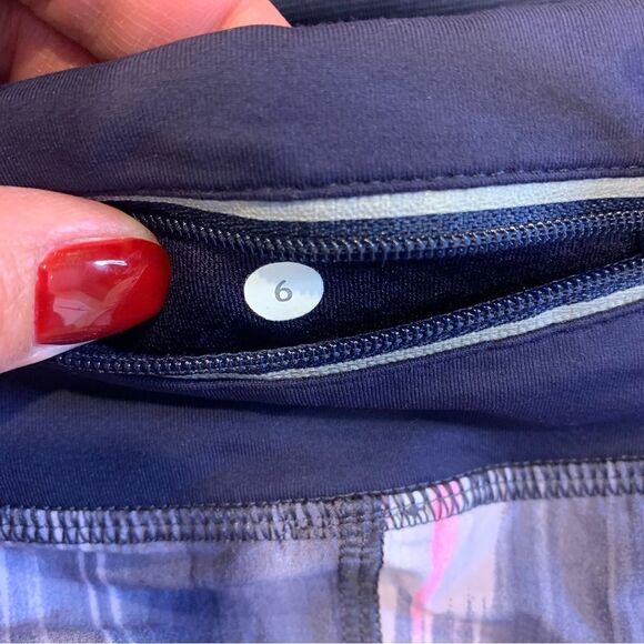 Lululemon Run Speed Mirage Deep Indigo Black Naked Seam Shorts Size 6 - Picture 9 of 11